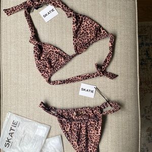 Skatie swim Kualoa NWT